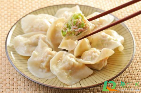 冬至吃饺子要喝酒吗(冬至吃饺子就酒) 冬至吃饺子要喝酒吗(冬至吃饺子就酒)