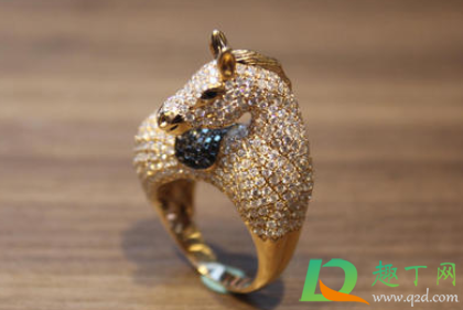 黑钻石是钻石吗(黑钻石是什么样子的)