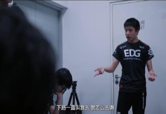 主教练正在热身什么梗出自哪