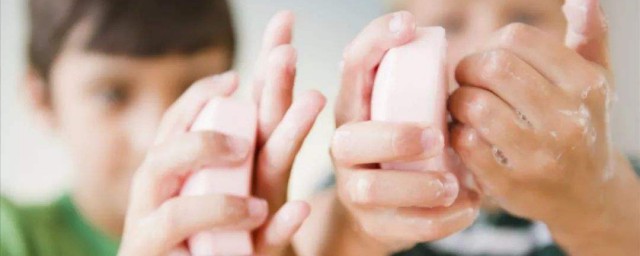 幼儿园老师要怎样教小朋友洗手(幼儿园小朋友洗手步骤)