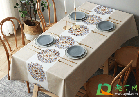 新买的餐桌布能直接放在桌子上使用吗(买来的桌布能直接用么)
