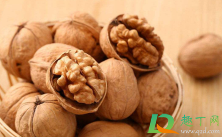 吃核桃手上非常黑怎么才能快速弄干净(吃核桃把手弄黑了怎样才能快速清除?)