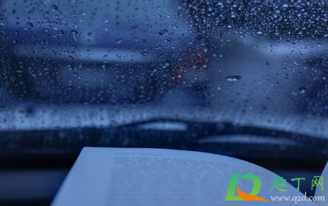 冬天窗户上都是水珠怎么解决(冬天家里窗户玻璃上有水珠怎么解决)