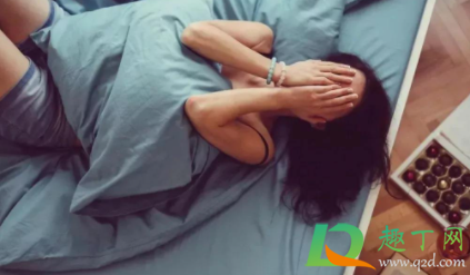 躺久了小腿又胀又麻为什么(躺久了小腿发麻)