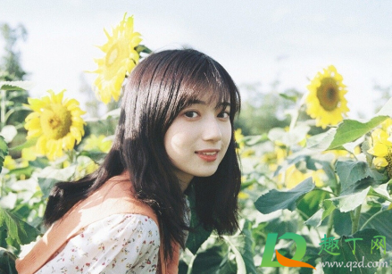 蓝黑色头发能保持多久(蓝黑色染发能保持多久)