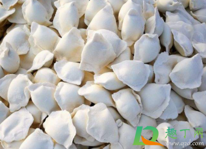 冻饺子直接下锅还是要解冻(冷冻饺子直接下锅煮还是解冻后再煮)