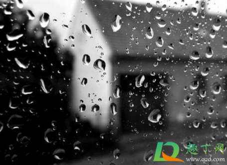 冬天窗户上都是水珠怎么解决(冬天家里窗户玻璃上有水珠怎么解决)