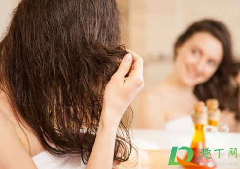 头发出油厉害怎么办(青春期头发出油厉害怎么办)