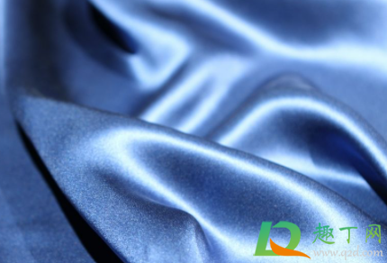 真丝衣服为什么洗了之后会发白(真丝衣服洗完发白的解决方法)