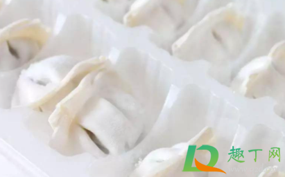 冻饺子直接下锅还是要解冻(冷冻饺子直接下锅煮还是解冻后再煮) 冻饺子直接下锅还是要解冻(冷冻饺子直接下锅煮还是解冻后再煮)