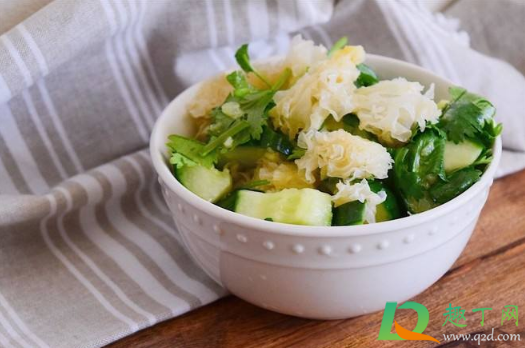 银耳泡好了可以直接凉拌吗(凉拌银耳怎么泡)