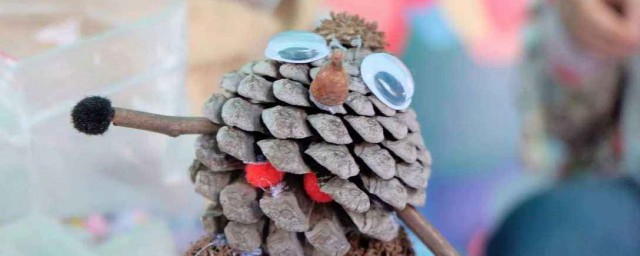 美味的松果快来摘(新鲜的松果)