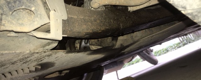 漏机油主要查看哪些地方(机油漏油怎么看)