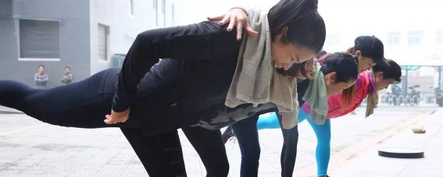 人鱼线的练习方法(怎样练成人鱼线)