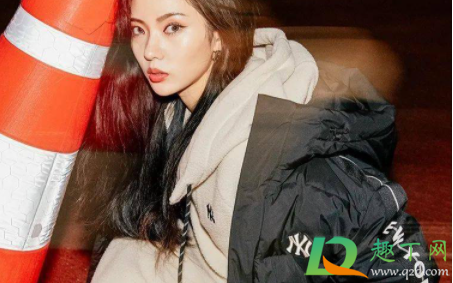 长款羽绒服充绒量200g暖和吗(充绒量220g的羽绒服暖和吗)