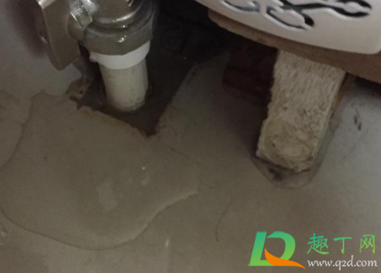 老式暖气片垫子漏水怎么办(老式暖气片漏水了有什么修补办法)