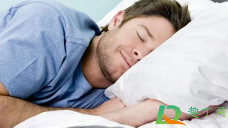 晚上睡觉出虚汗怎么回事(晚上睡觉很出虚汗是咋了?)