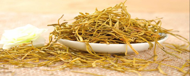 金银花泡水喝有六大功效(金银花泡水喝有什么功效呢)