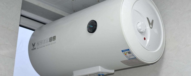 热水器电热管上水渍可以这样清理(热水器热水管水垢怎么快速清理)