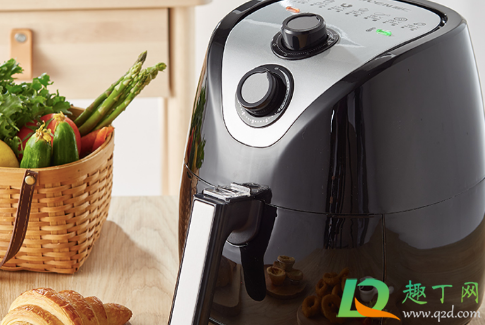 空气炸锅可以把碗放进去吗(空气炸锅可以放碗进去吗?)