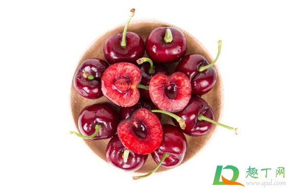 一盒车厘子有一个长毛其他的还能吃吗(车厘子长了白毛能吃吗)