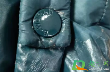 羽绒服涂层脱落能不能穿(羽绒服防水涂层) 羽绒服涂层脱落能不能穿(羽绒服防水涂层)