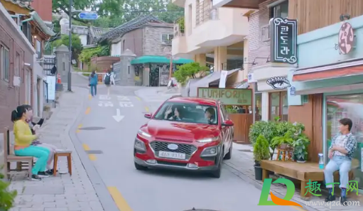 女神降临女主姐姐任熙京开的什么车