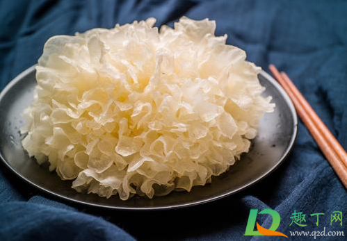 银耳是整个一起泡还是弄碎再泡(银耳要掰碎了泡么?) 银耳是整个一起泡还是弄碎再泡(银耳要掰碎了泡么?)