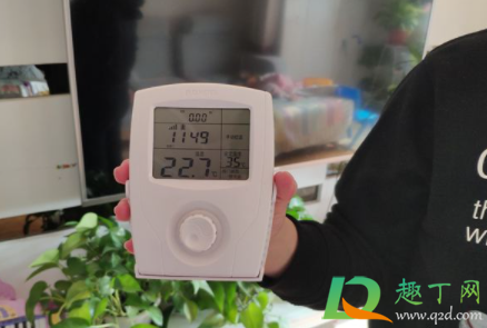 暖气一个屋热一个不热怎么办(暖气一个屋不热别的屋都热咋回事)