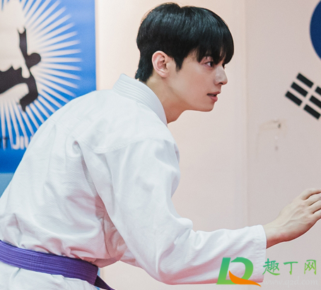 女神降临根据哪个漫画改编的(女神降临漫画讲的是什么) 女神降临根据哪个漫画改编的(女神降临漫画讲的是什么)