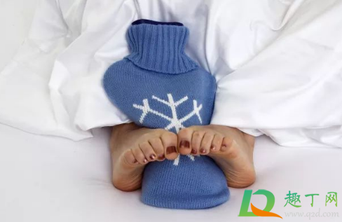 冬天手脚冰凉怎么调理(夏天手心热,冬天手脚冰凉怎么调理)