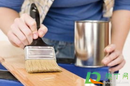 牛仔裤有油漆用松节油能洗干净吗(休闲裤上的油漆怎么洗掉)