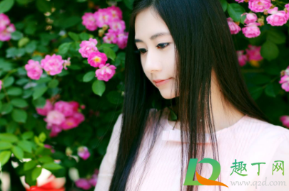 平胸怎么穿内衣显大(平胸显大穿什么内衣)