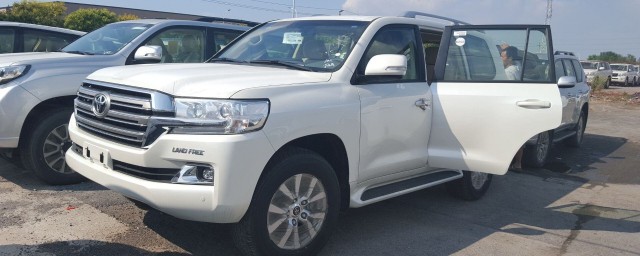 中东陆巡主要参数是什么(中东版陆巡是哪里生产的)