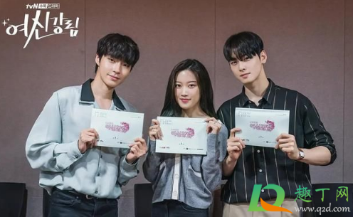 韩剧女神降临男主什么时候知道女主样子的(女神降临韩剧女主角叫什么)