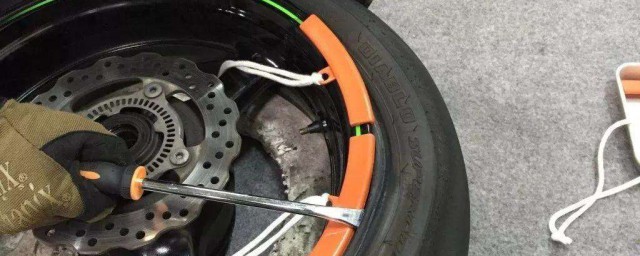 胎压传感器的轮胎好不好拆呢(带胎压传感器的轮胎拆装技巧)