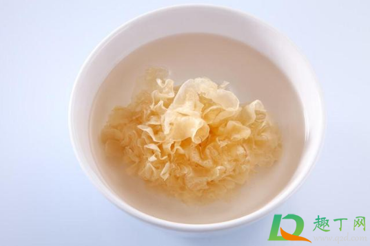 银耳是整个一起泡还是弄碎再泡(银耳要掰碎了泡么?)