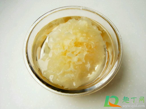 银耳是先撕再泡还是先泡再撕(银耳先泡发还是先撕碎)