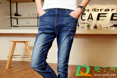 牛仔裤硫磺味能退吗(新买黑色牛仔裤子有硫磺味怎么去除)