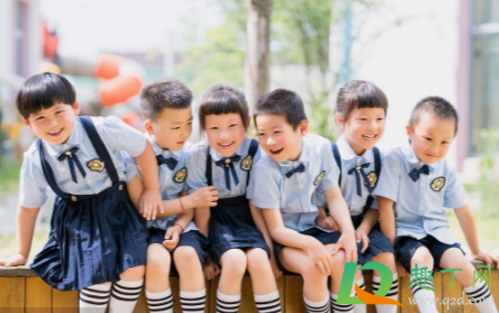 幼小衔接班几岁上比较好(什么时候开始上幼小衔接班比较好?)