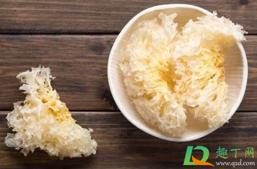 银耳一整朵怎么分开(怎么把一朵银耳分成小块) 银耳一整朵怎么分开(怎么把一朵银耳分成小块)