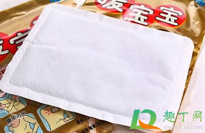 暖宝宝粉末弄脏衣服了怎么办(暖宝宝弄脏衣服怎么洗)