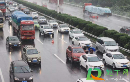 元旦9座车是不是按一类收费2021(2021年8座9座车最新收费标准)