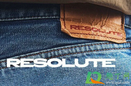 牛仔裤硫磺味能退吗(新买黑色牛仔裤子有硫磺味怎么去除)