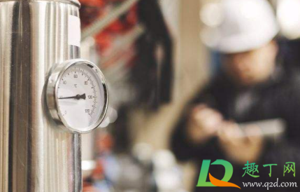 暖气一个屋热一个不热怎么办(暖气一个屋不热别的屋都热咋回事)