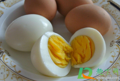 电水壶煮鸡蛋煮得熟么(电水壶煮鸡蛋水开了鸡蛋熟吗)