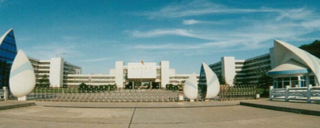 湖北工业大学不是211(湖北工业大学不是二本吗)