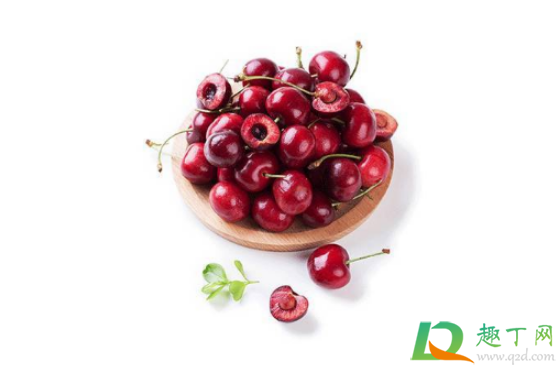 车厘子表面坑洼是什么情况(车厘子上有凹陷)