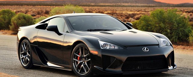 挂n挡踩了油门对车有影响吗(挂n挡踩油门会坏吗)