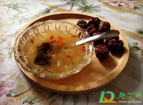 银耳吃起来脆脆的好还是软的好(银耳脆的和软的哪个更有营养?)